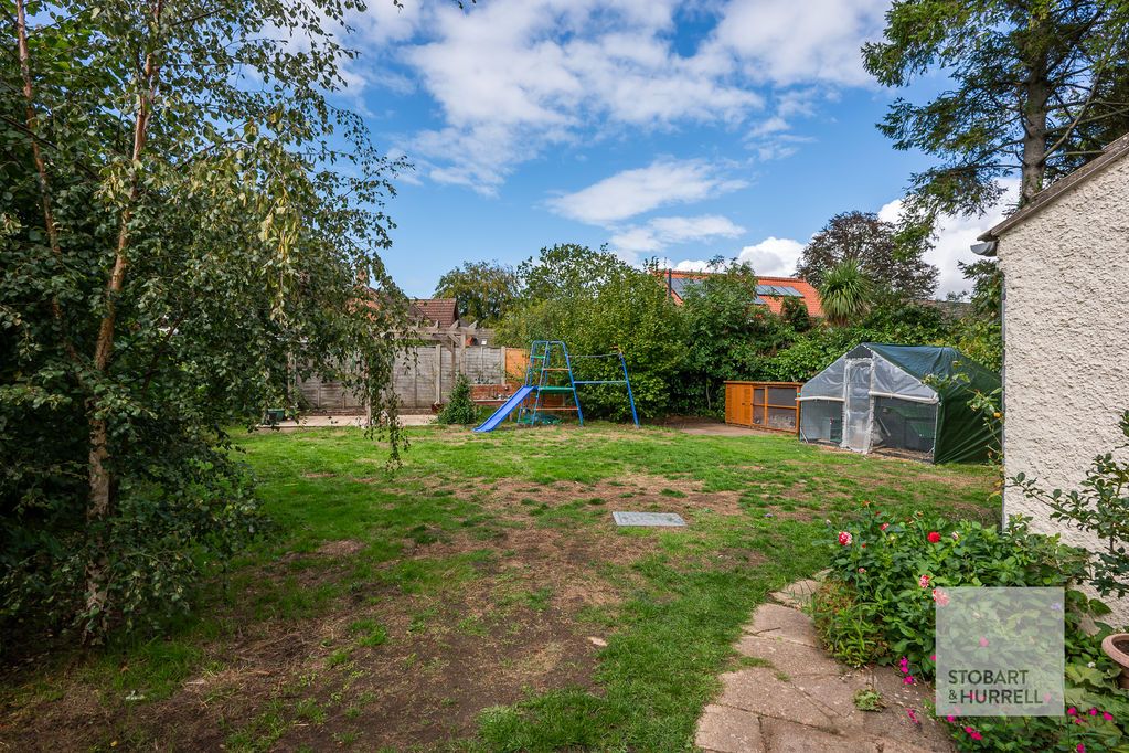 Property photo 3 of 18 Garden