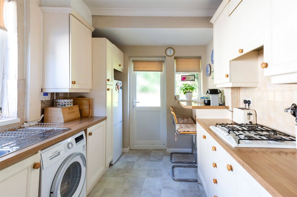 Property photo 2 of 27 Picture No. 28