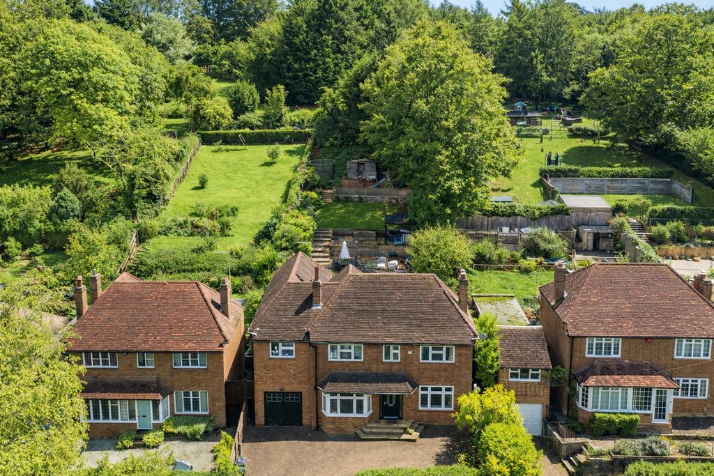 Property photo 1 of 32