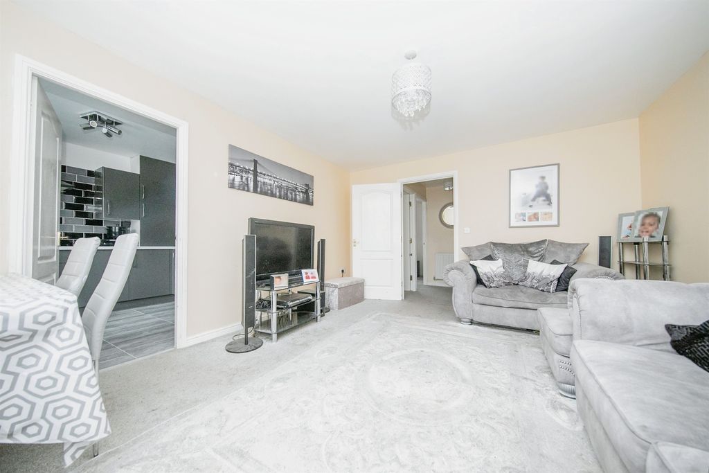 Property photo 2 of 12