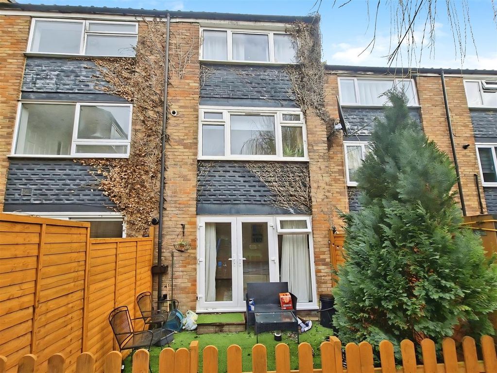 Property photo 2 of 17 Rear Aspect