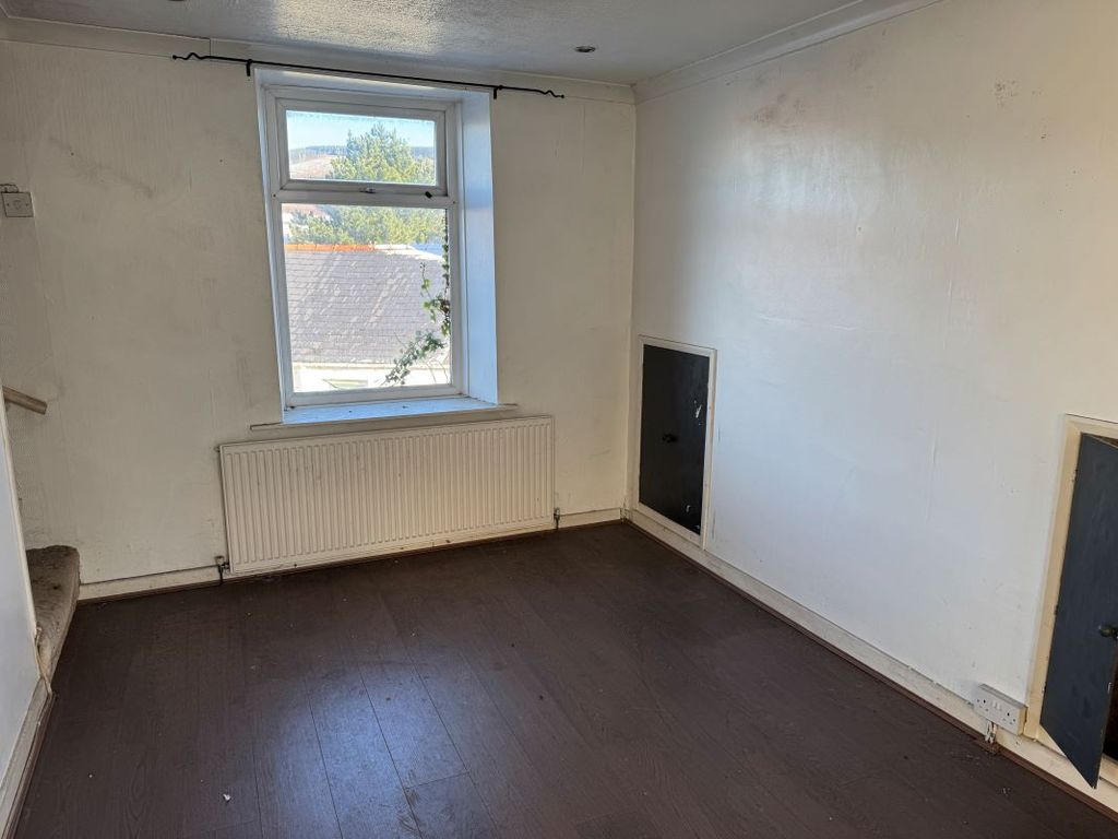 Property photo 2 of 3