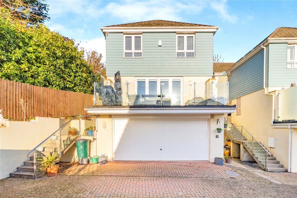 Property photo 1 of 32 Picture No. 05