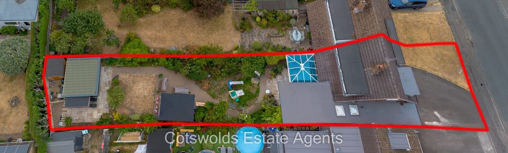 Property photo 2 of 33