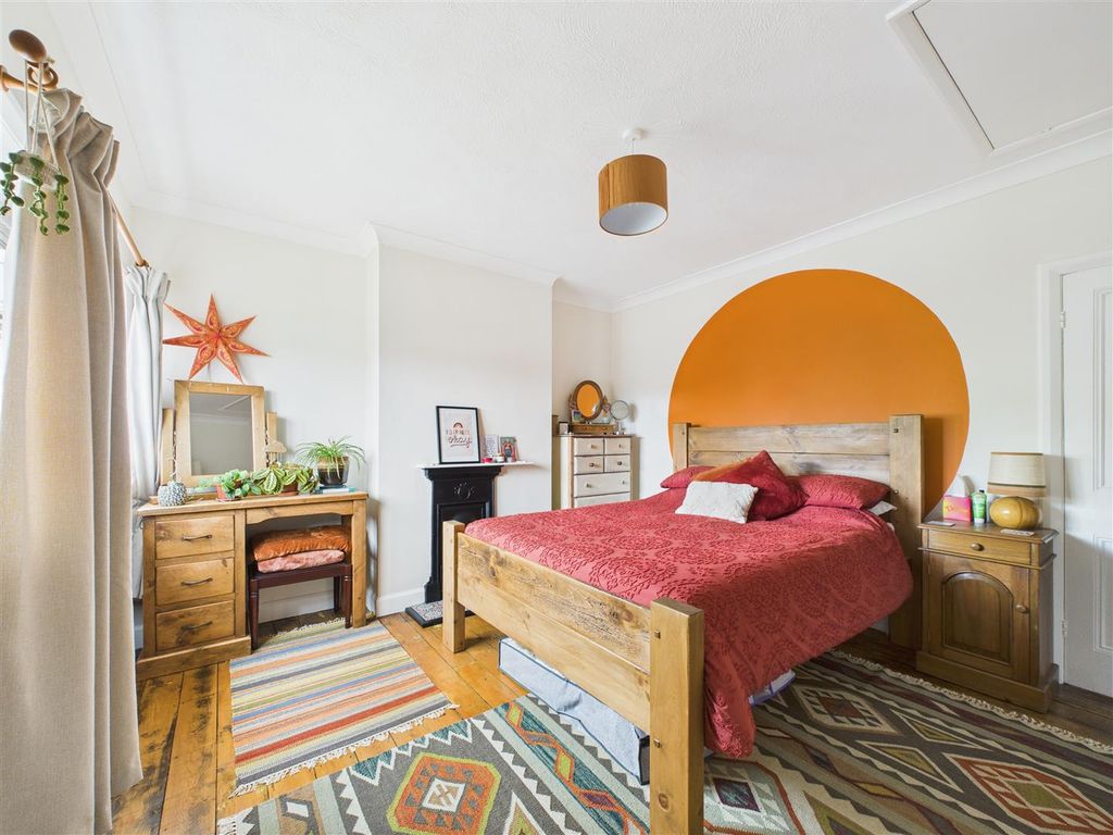 Property photo 3 of 10 Cam03303G0-Pr0226-Still003.Jpg