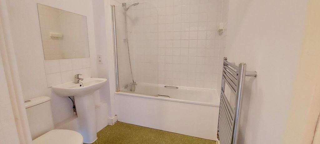 Property photo 3 of 5 Bathroom