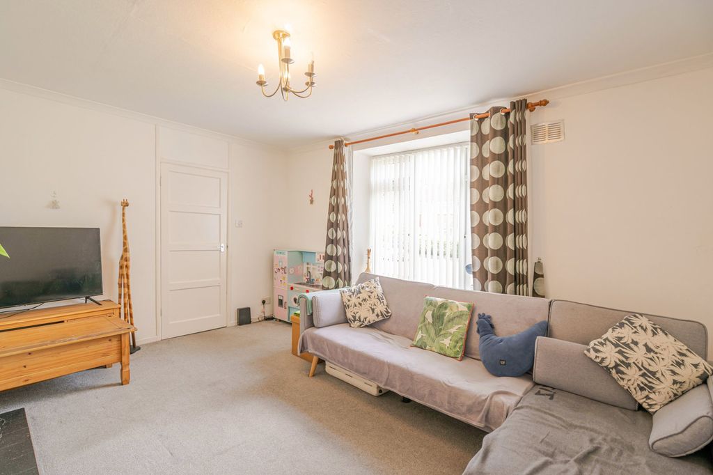 Property photo 2 of 22