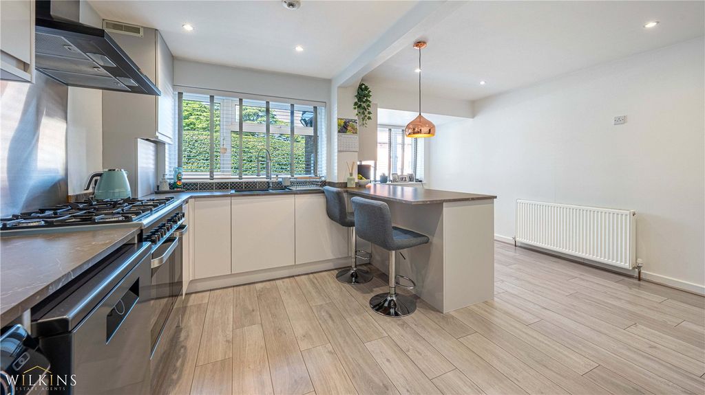 Property photo 3 of 26 Picture No. 12