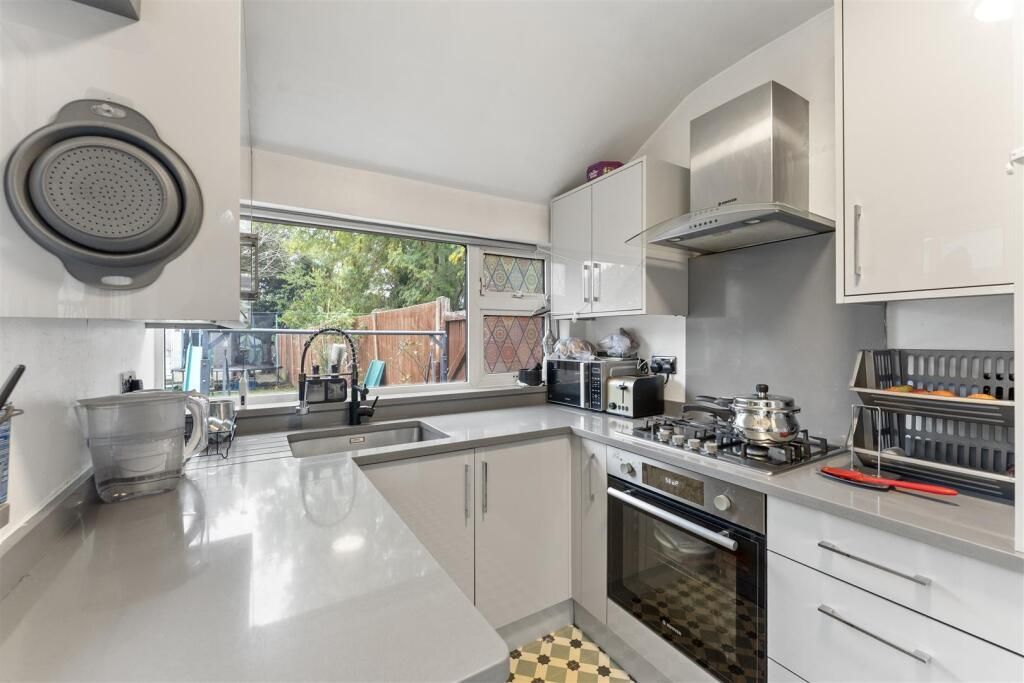 Property photo 2 of 12 261896_34245421_Img_02_0000.Jpeg