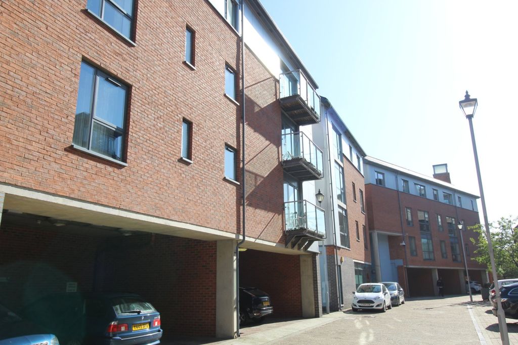 Property photo 3 of 11 Picture No. 12
