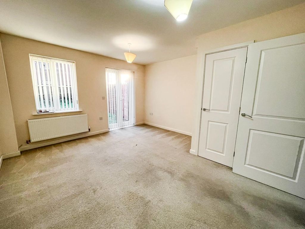 Property photo 2 of 12 Tlc_810B820F-9934-4409-Aaac-Fc2488296E8A_A66Bf24.J