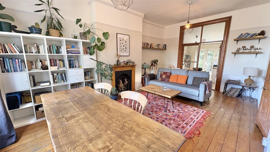 Property photo 3 of 15 Open-Plan Living / Dining Area