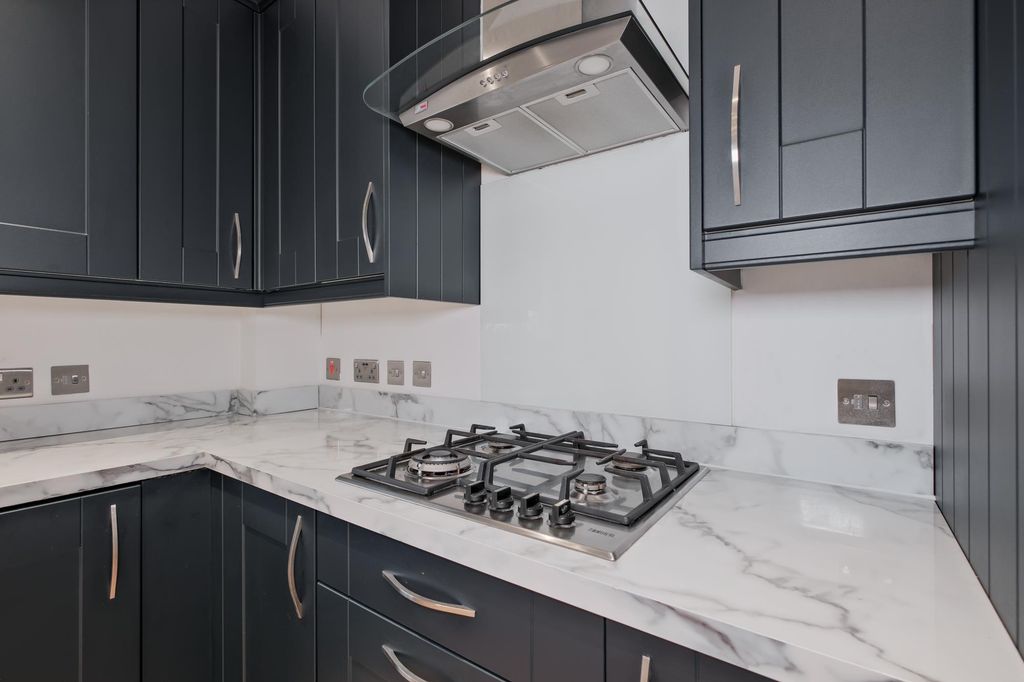 Property photo 3 of 29