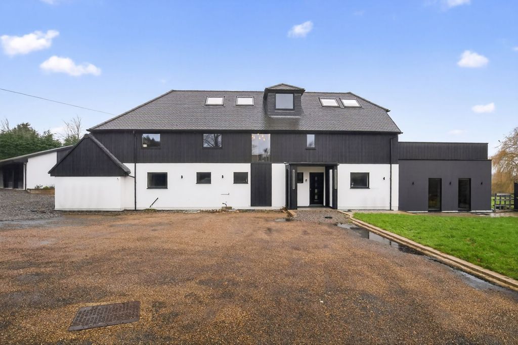 Property photo 2 of 33