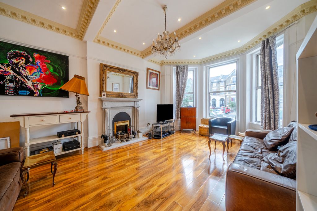 Property photo 2 of 21 1521073-11-6Aa41B...