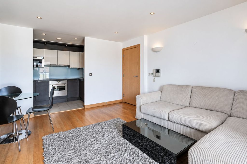 Property photo 3 of 11 Reception Room