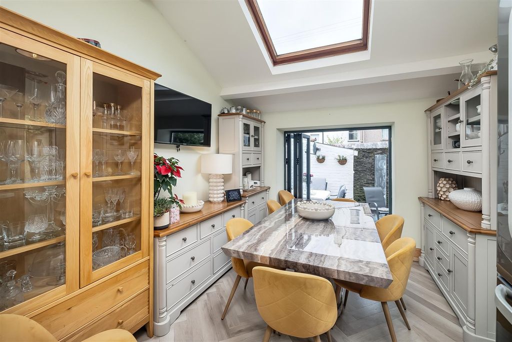 Property photo 3 of 25 Breakfast Room