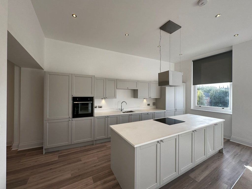 Property photo 2 of 8 Kitchen