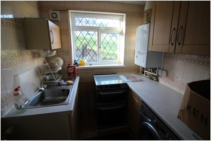 Property photo 2 of 6 Kitchen