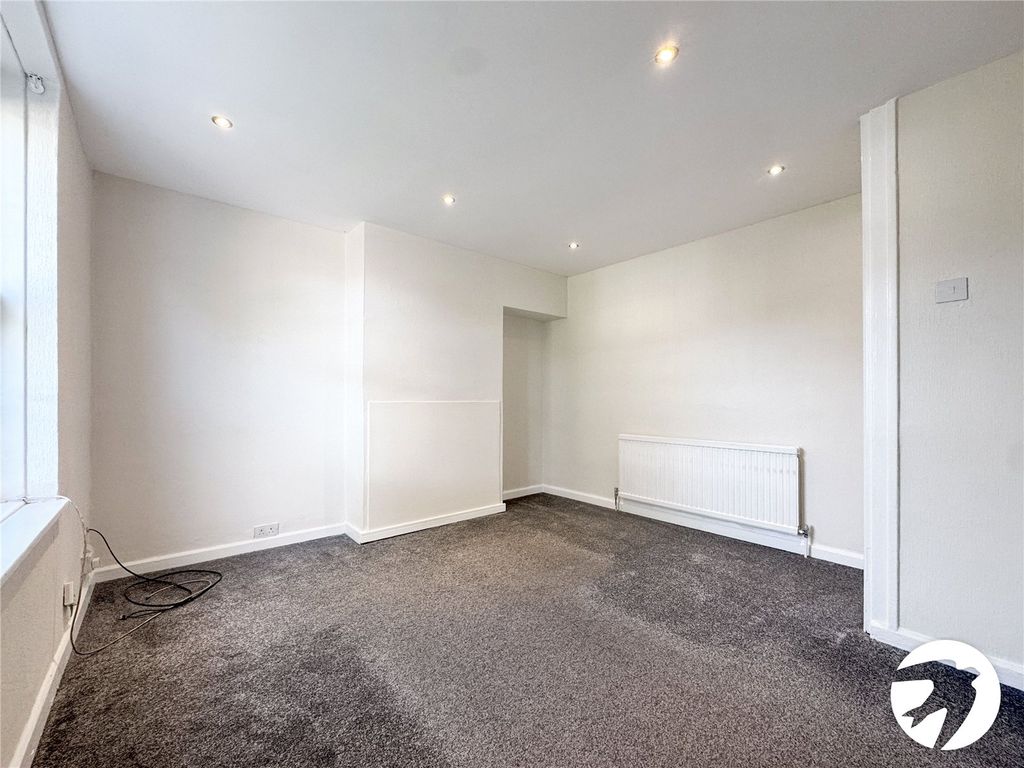 Property photo 3 of 14 Picture No. 27
