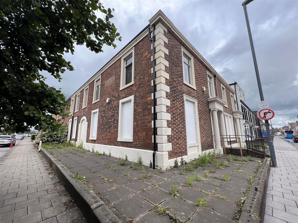 Property photo 2 of 11