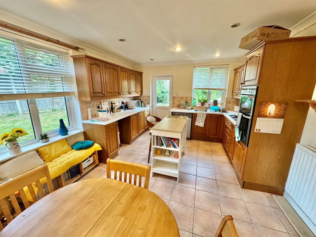 Property photo 3 of 28