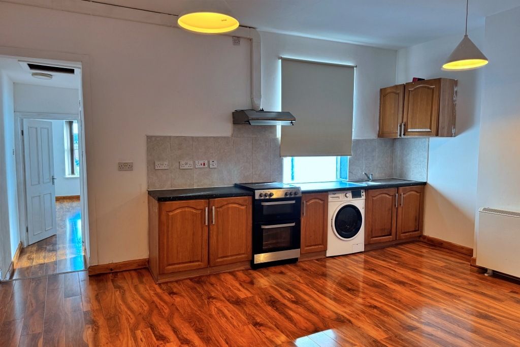 Property photo 1 of 8 Spacious 1-Bedroom Flat In Acocks Green B27