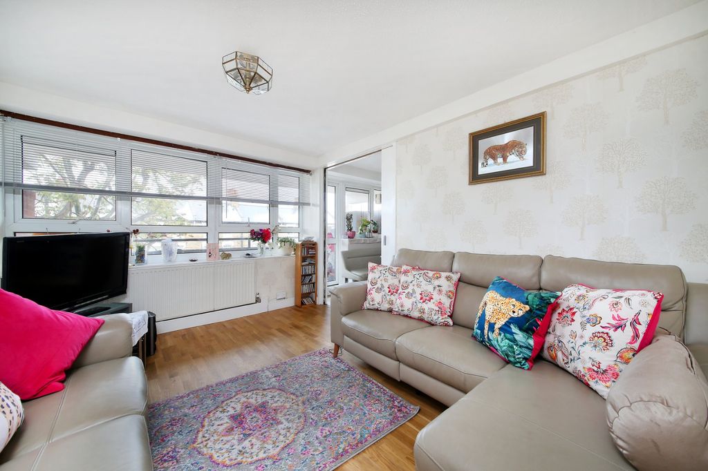 Property photo 2 of 12