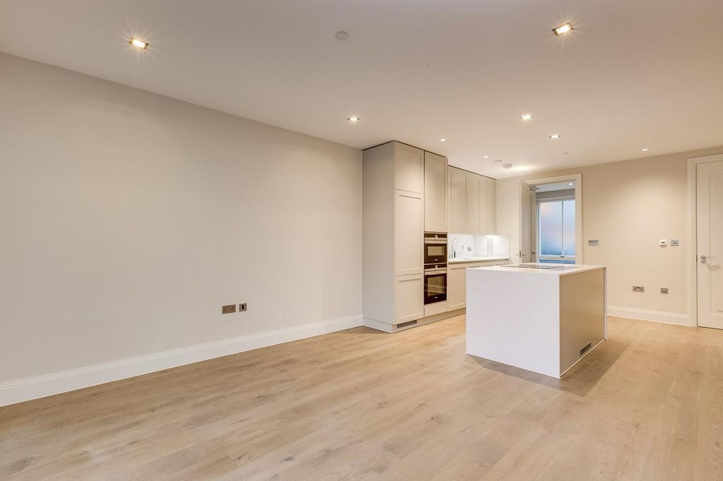 Property photo 1 of 8 Kitchen