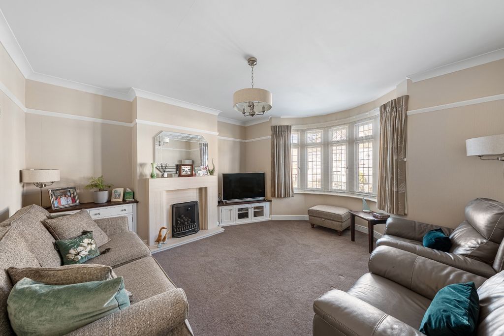 Property photo 3 of 40 4496763