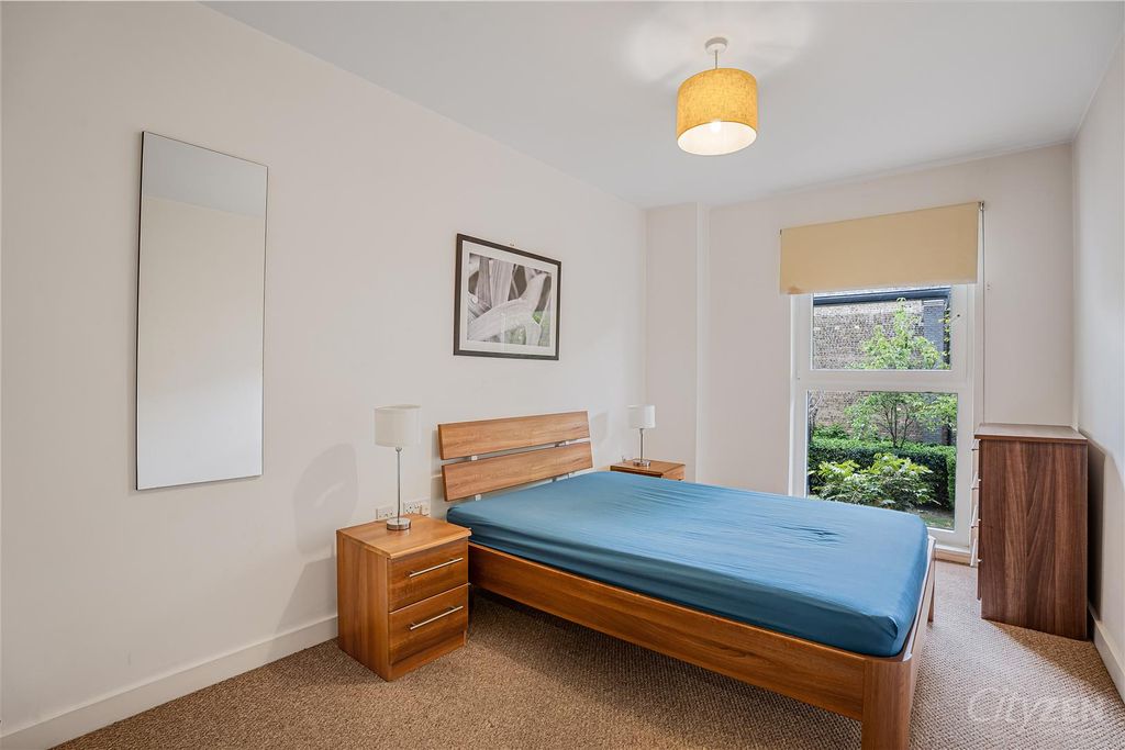 Property photo 3 of 18 Bedroom