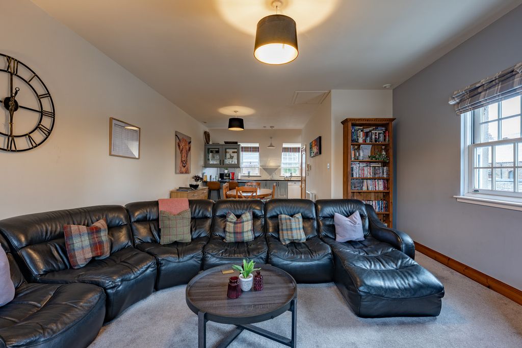 Property photo 3 of 41