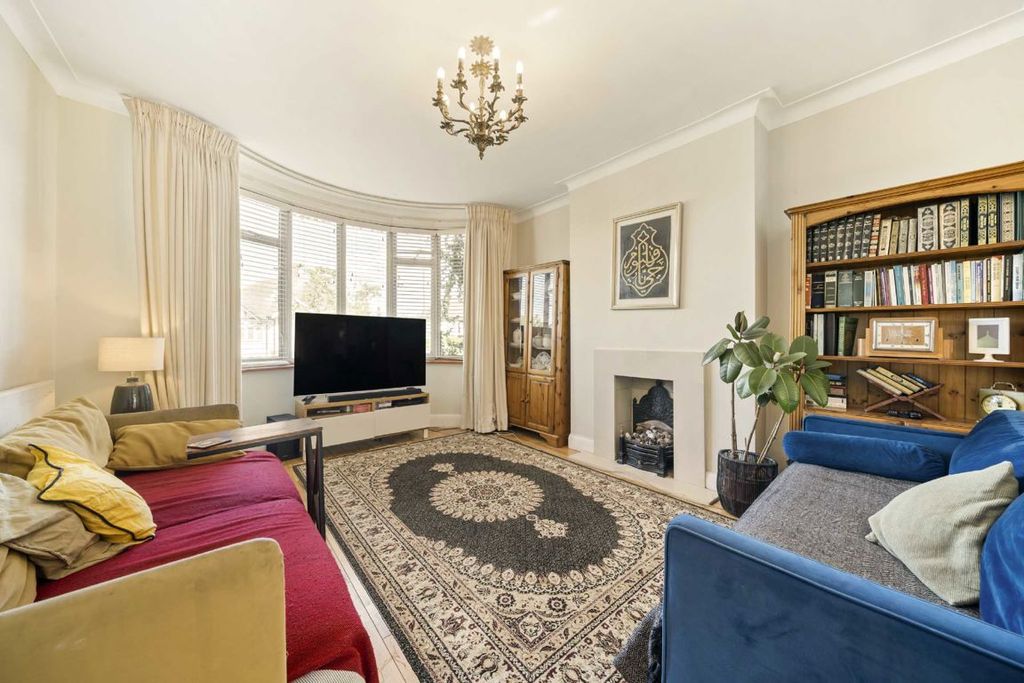 Property photo 2 of 11