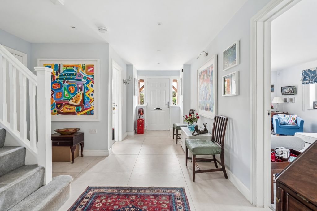Property photo 2 of 24 Entrance Hall