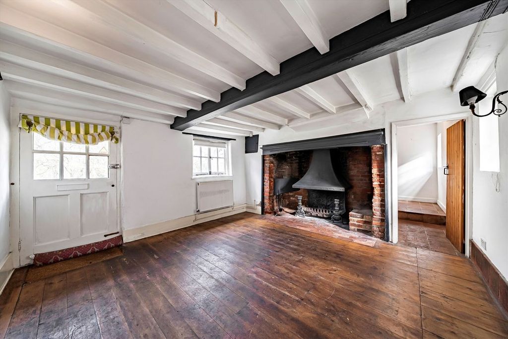 Property photo 2 of 6