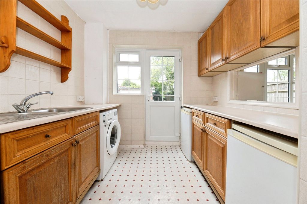 Property photo 2 of 21 Picture No. 14