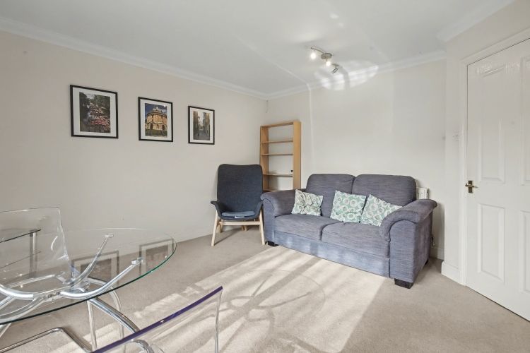 Property photo 2 of 9 323004