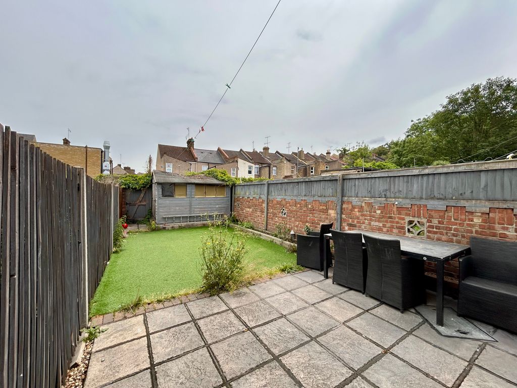 Property photo 3 of 20