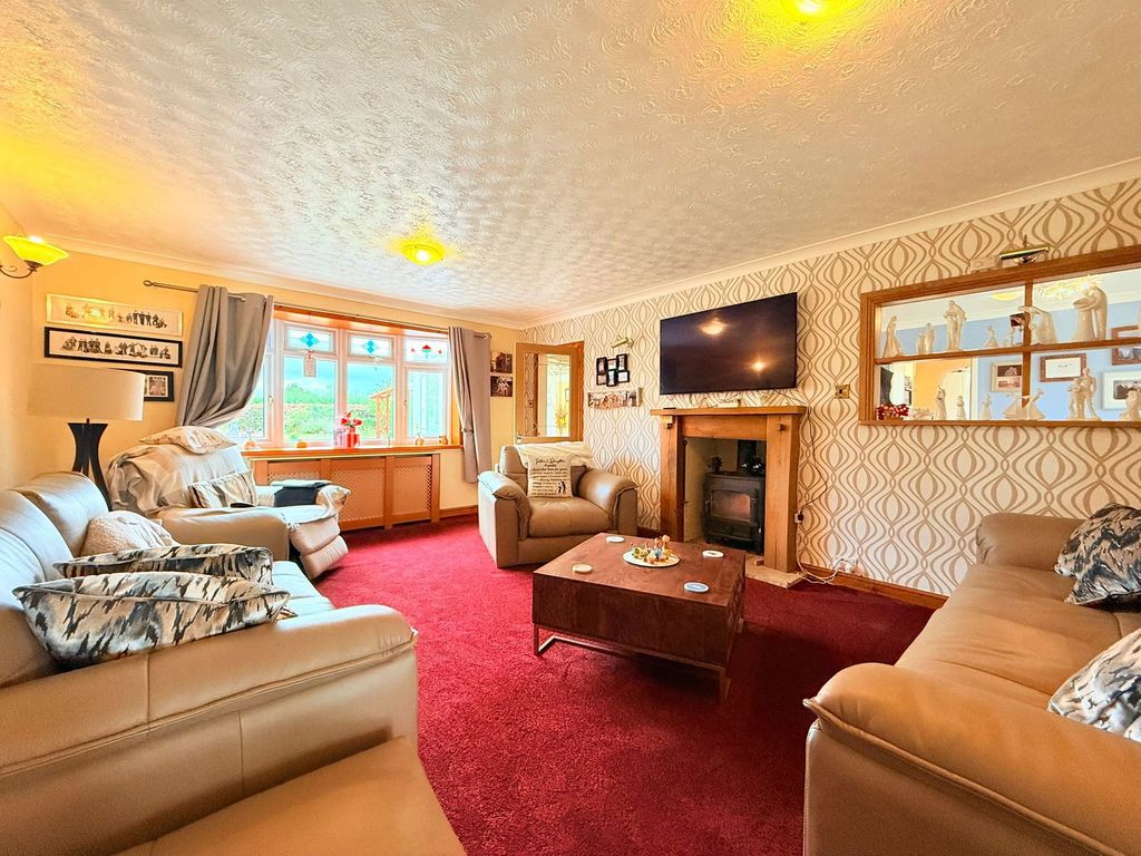 Property photo 3 of 34