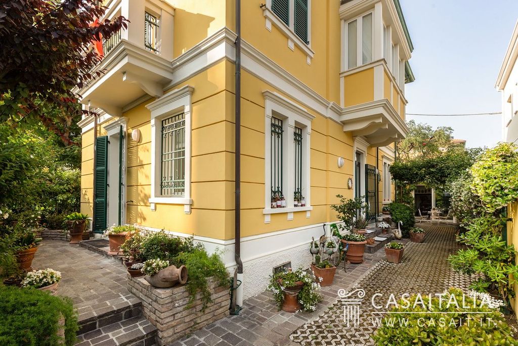 Property photo 1 of 30