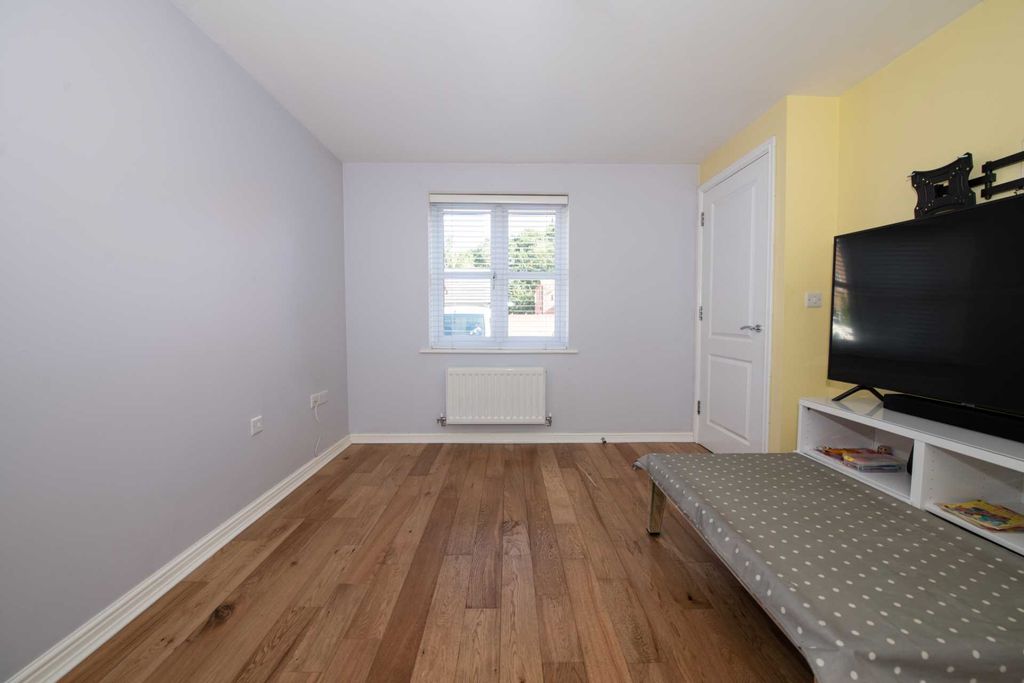 Property photo 3 of 24