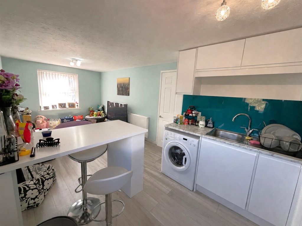 Property photo 2 of 10 dl.Jpg