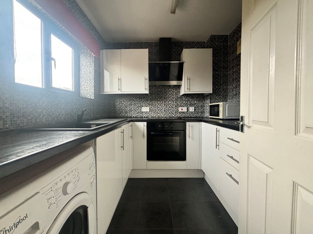 Property photo 3 of 6 Picture No. 15