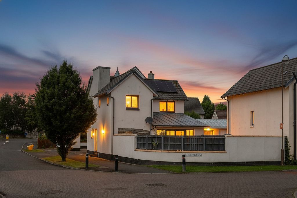 Property photo 1 of 18 Exterior