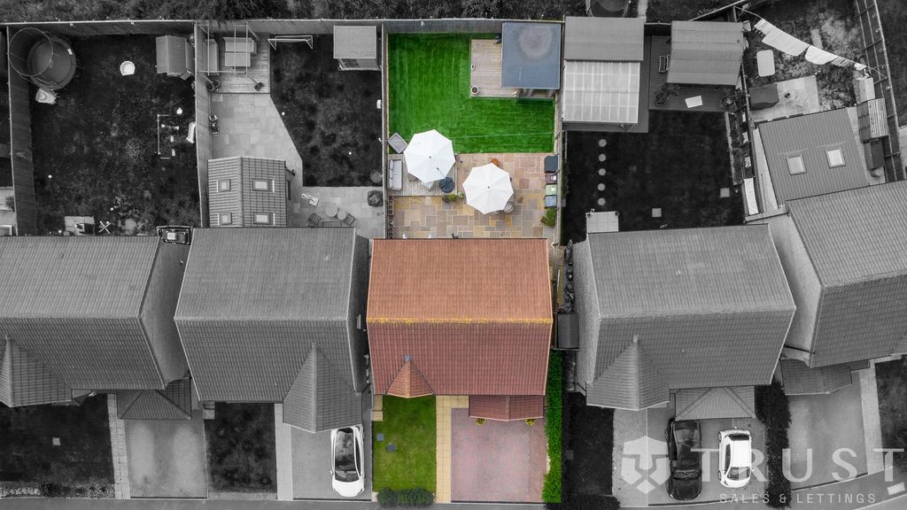 Property photo 2 of 57