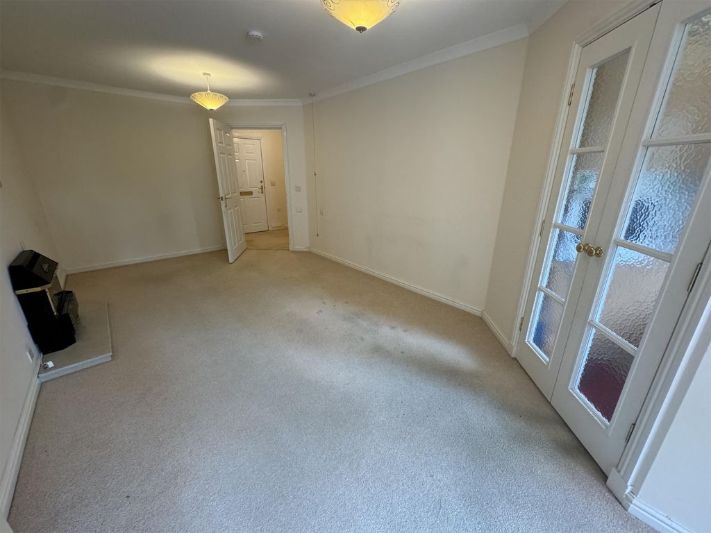 Property photo 2 of 8