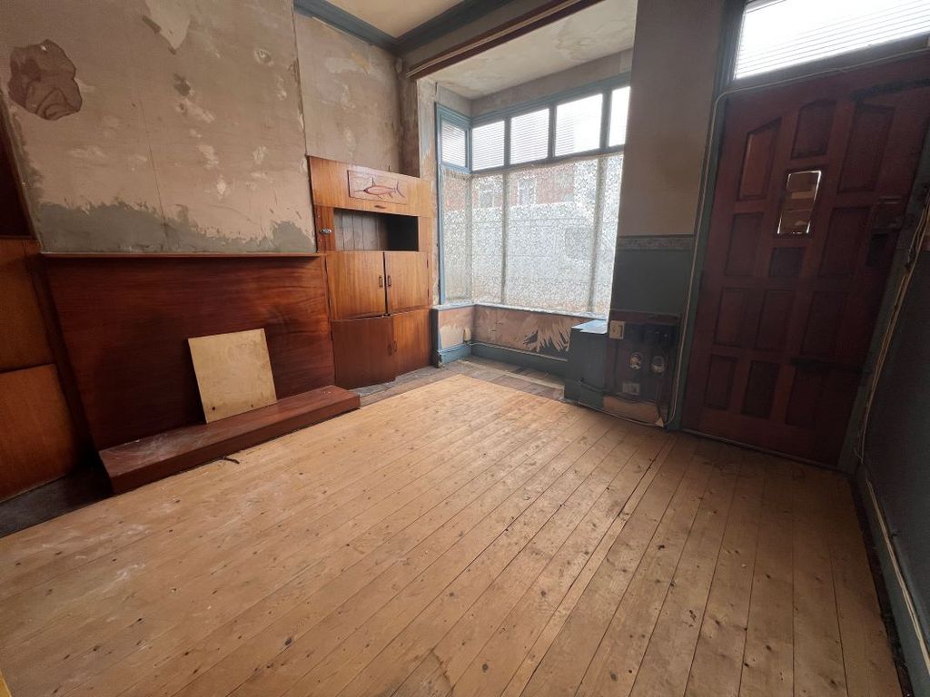Property photo 2 of 8