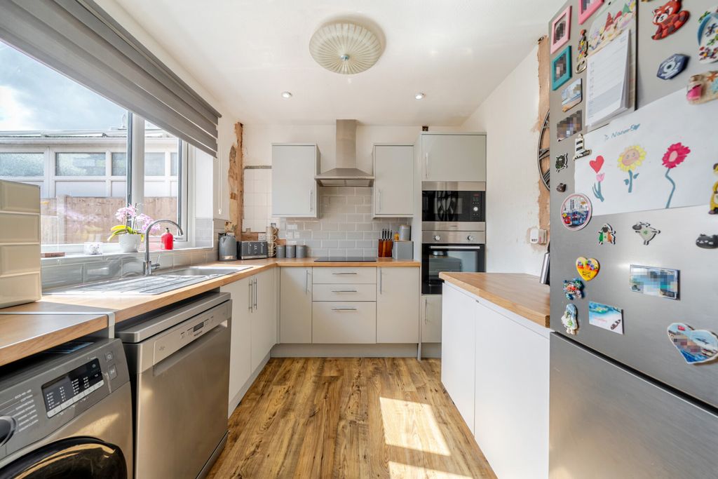 Property photo 2 of 16 1471417-7-6A22952...