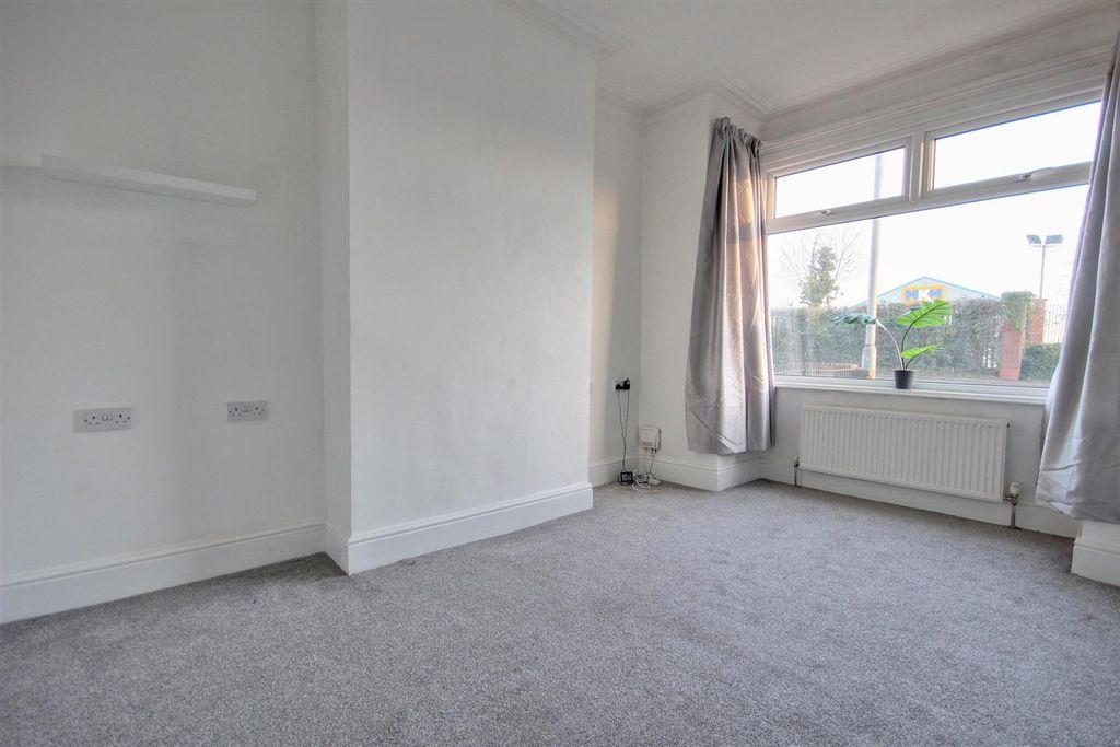 Property photo 2 of 12 Img_1142-Img_1144_Lzn.Jpg