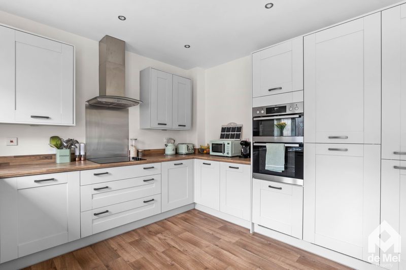 Property photo 3 of 16 Photo 15